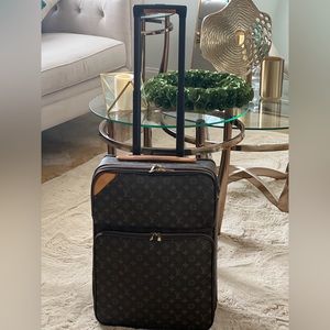 LV Pegase 55 Roller Luggage
